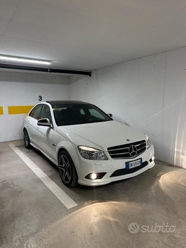 Usata Mercedes C320 224 CV (164 kW) 2009 Bianco Berlina