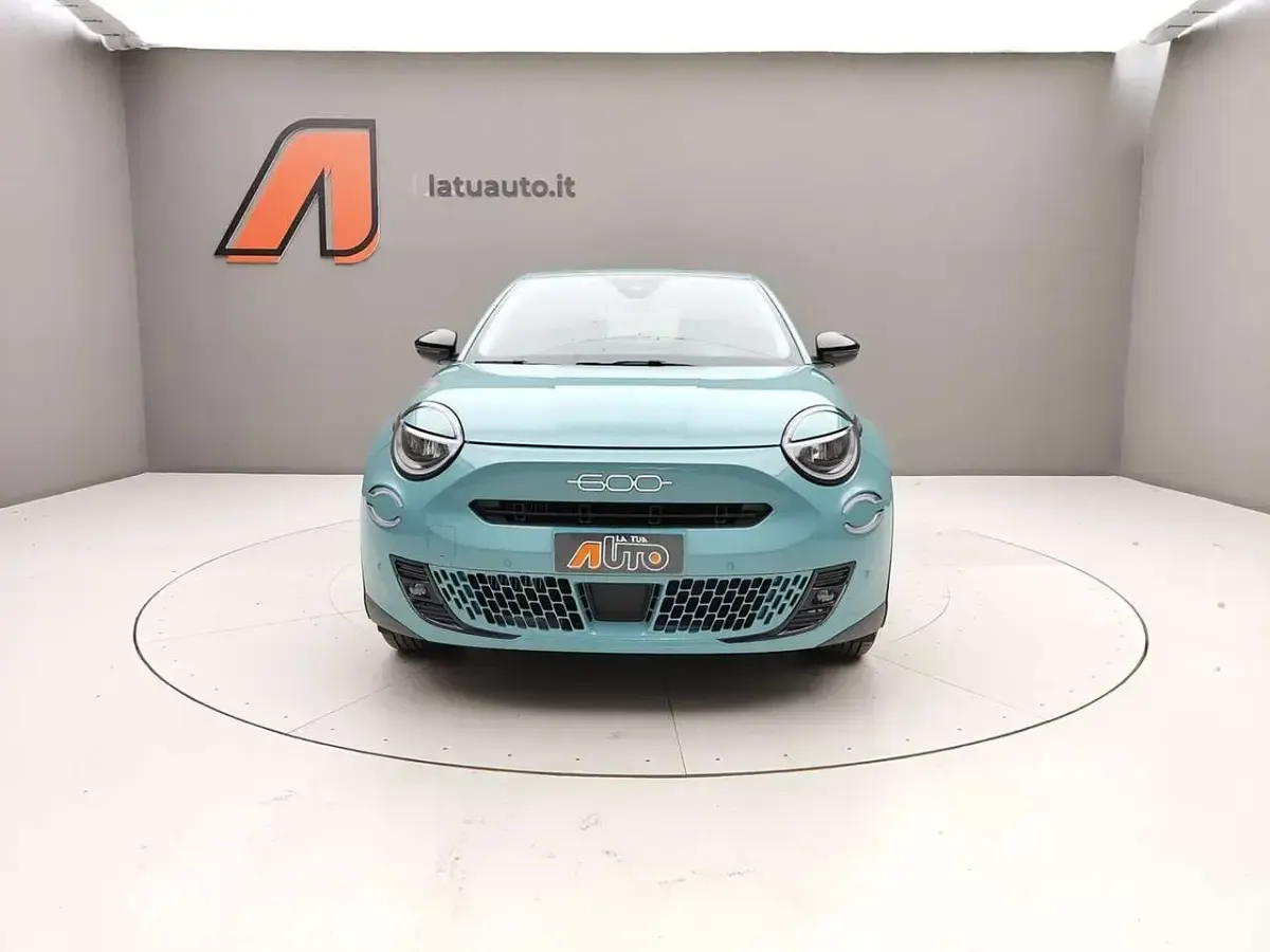 Usata Fiat 600 Icon 145 CV (106 kW) 2025 Azzurro acqua SUV