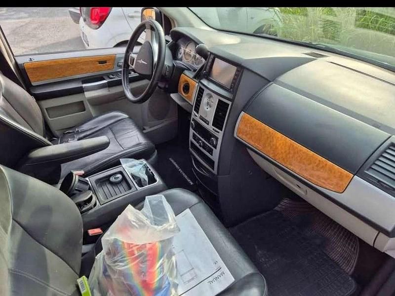 Usata Chrysler Grand Voyager Limited 163 CV (119 kW) 2009 Blu/azzurro Monovolume