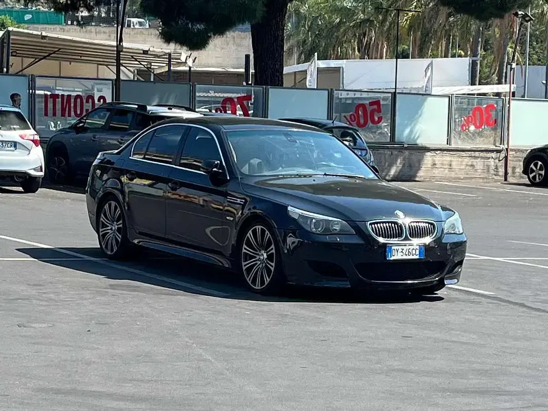 Usata BMW 535 272 CV (200 kW) 2006 Nero Station wagon