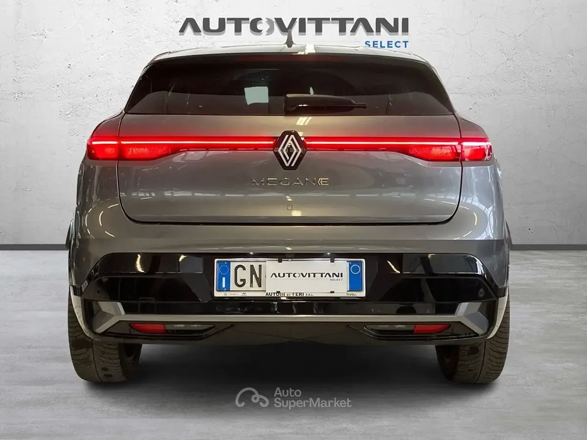 Usado Renault Megane E-Tech Techno 55 kW (75 CV) 2023 Gris Berlina