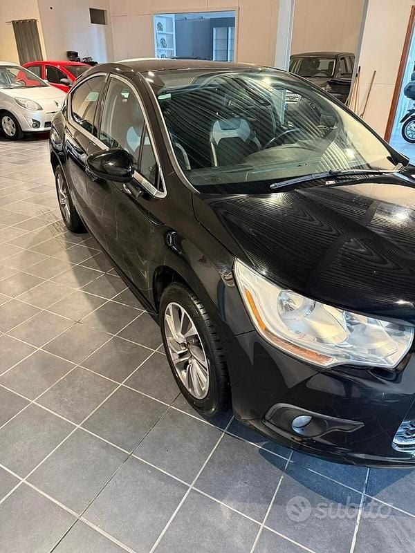 Usata Citroën DS4 112 CV (82 kW) 2012 Nero Utilitaria