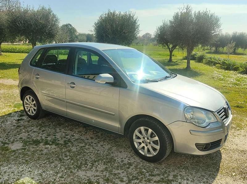 Usata VW Polo Comfortline 69 CV (50 kW) 2008 Argento Utilitaria