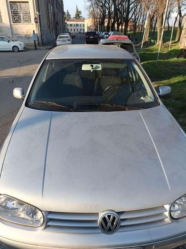 Usata VW Golf IV Highline 105 CV (77 kW) 2002 Argento Station wagon