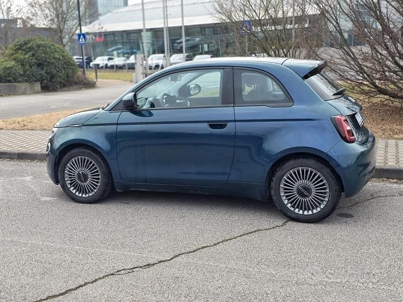 Usata Fiat 500e Icon 42 kW (58 CV) 2022 Blu/azzurro Utilitaria