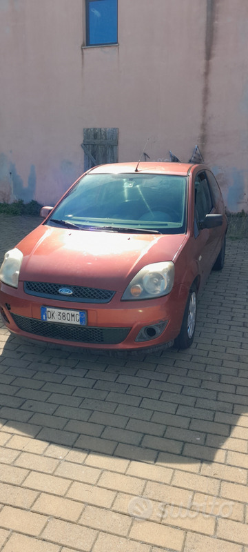 Usato 2007 Ford Fiesta 1.2 Benzin 75 CV (2.800 €)