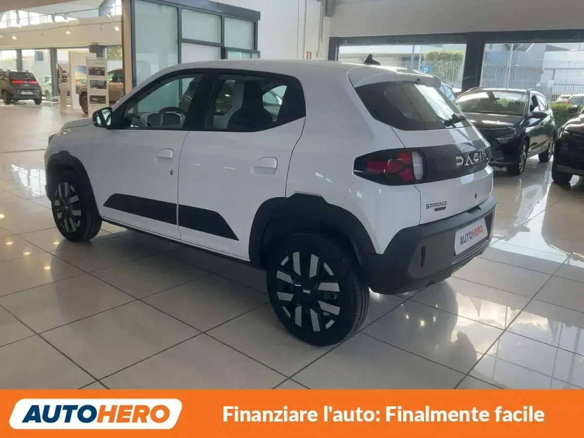 Usata Dacia Spring Expression 47 kW (65 CV) 2025 Bianco Utilitaria