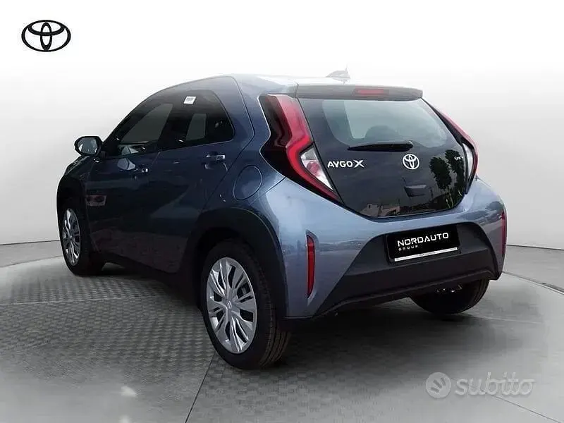 Nuova Toyota Aygo X 115 CV (84 kW) 2026 Grigio SUV