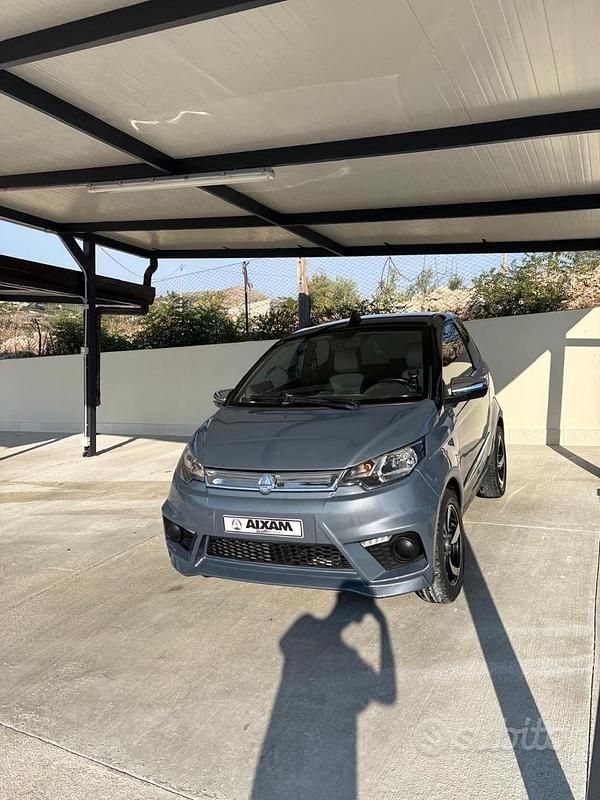 Grigio Usata 2018 Aixam City Tre volumi | 9000 € (Buon prezzo) - Immagine 1/4