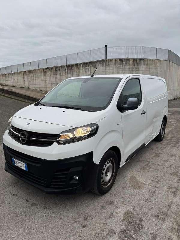 Usata Opel Vivaro-e Combi 122 CV (89 kW) 2020 Bianco Monovolume