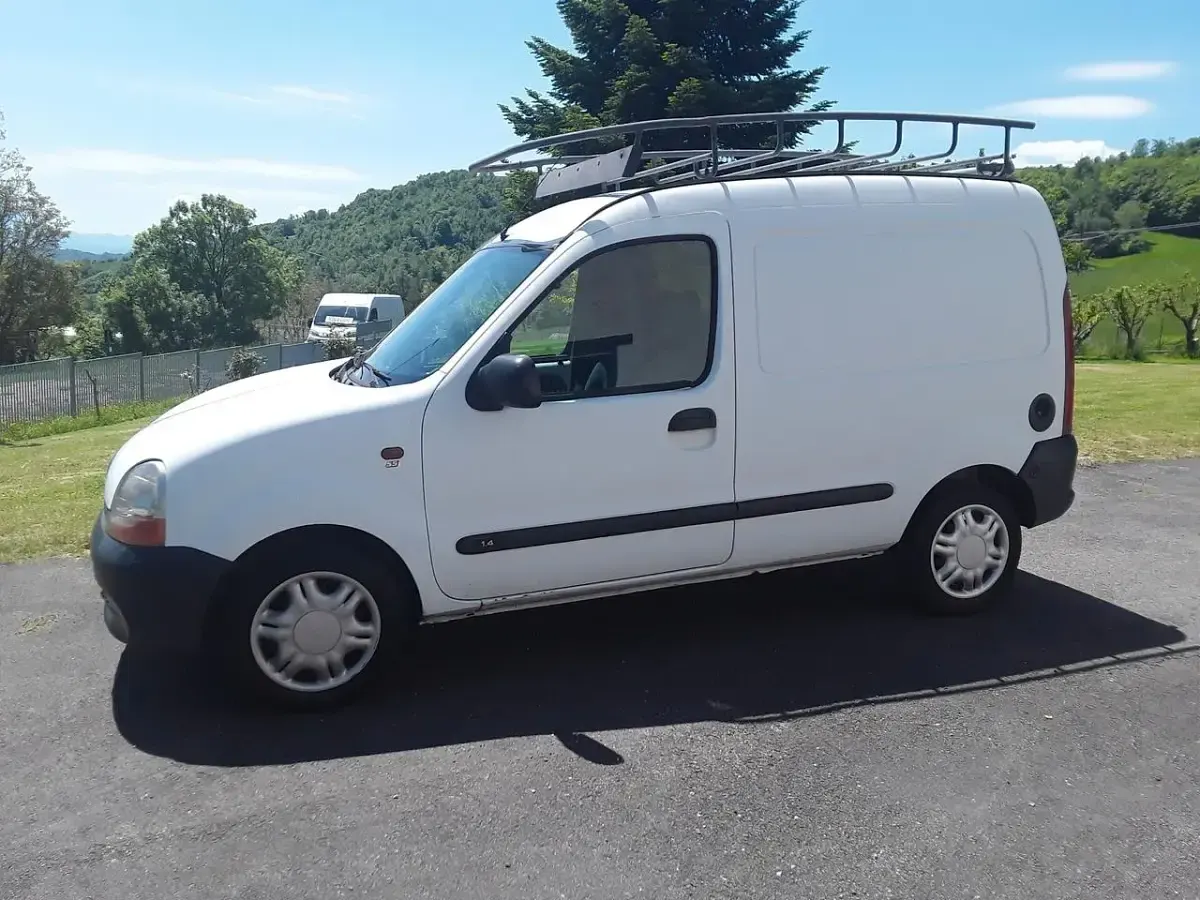 Usata Renault Kangoo 75 CV (55 kW) 2000 Bianco Monovolume