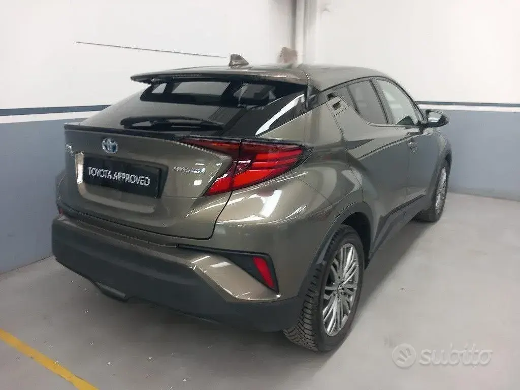 Usata Toyota C-HR Trend 122 CV (89 kW) 2022 Grigio SUV