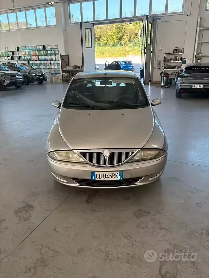 Gebraucht Lancia Ypsilon 60 PS (44 kW) 2002 Grau Kleinwagen