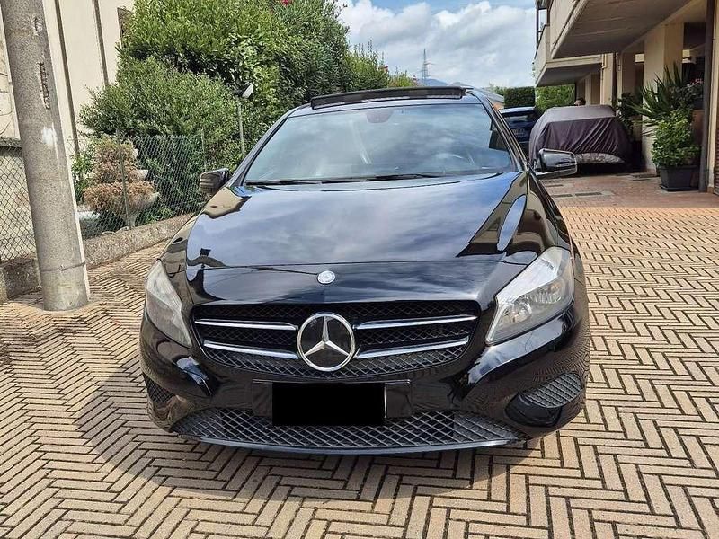 Nero Usata 2013 Mercedes A200 Tre volumi | 10.500 € (Buon prezzo) - Immagine 1/4