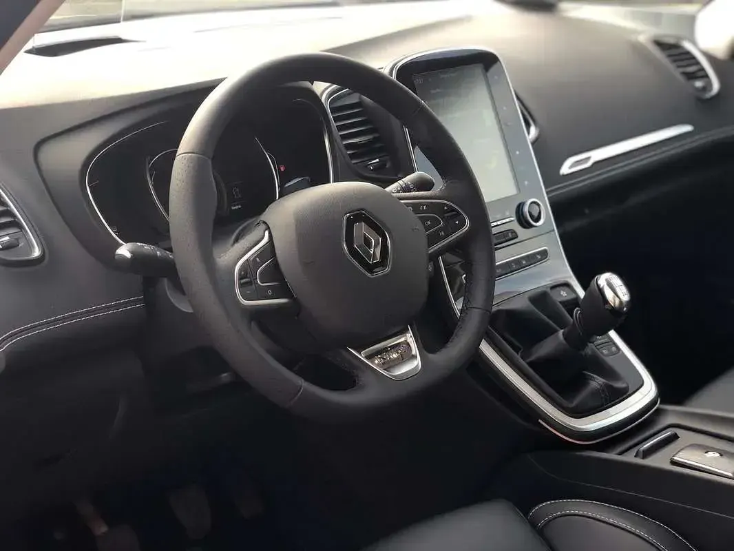 Usata Renault Scenic E-Tech Initiale Paris 110 CV (80 kW) 2018 Monovolume