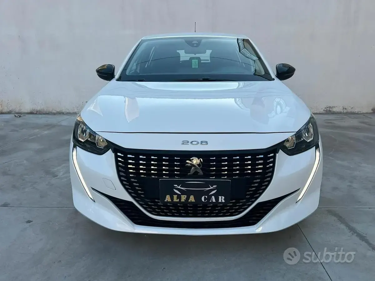 Usata Peugeot 208 102 CV (75 kW) 2023 Bianco Utilitaria