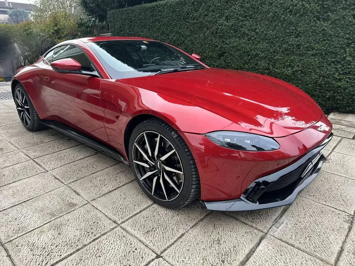 Usata Aston Martin V8 Vantage 510 CV (375 kW) 2021 Rosso Coupé