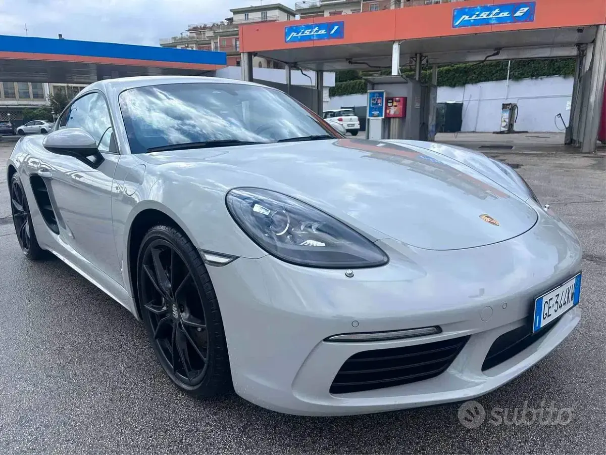 Usata Porsche 718 Cayman 300 CV (220 kW) 2019 Grigio Coupé