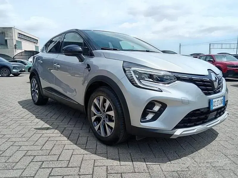 Usata Renault Captur Intens 160 CV (117 kW) 2020 Grigio SUV