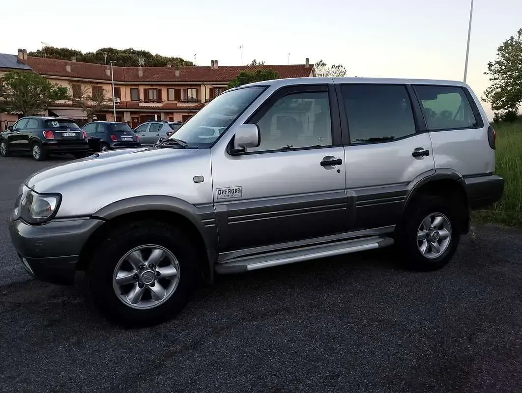 Usata Nissan Terrano 125 CV (91 kW) 2002 Grigio SUV