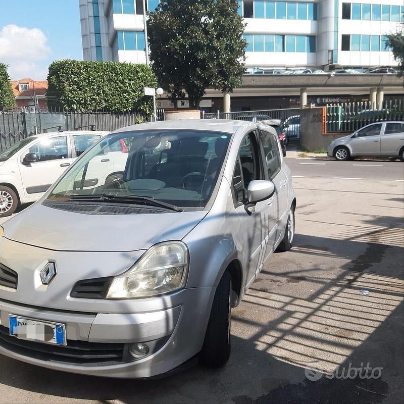 Usata Renault Modus 75 CV (55 kW) 2009 Grigio Monovolume