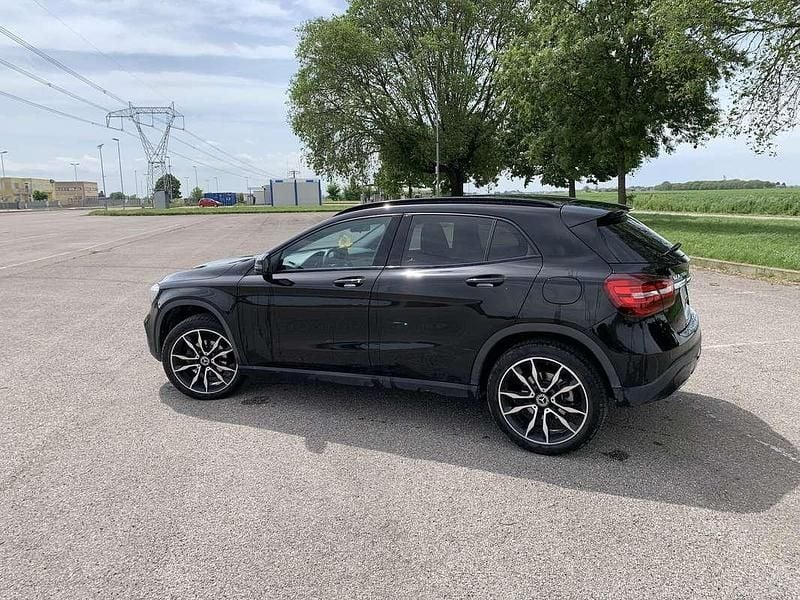 Usata Mercedes GLA200 136 CV (100 kW) 2017 SUV