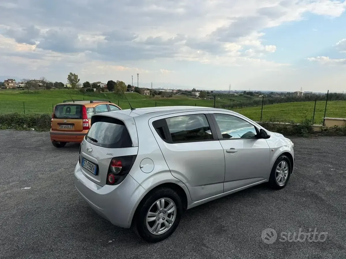 Usata Chevrolet Aveo LT 69 CV (50 kW) 2012 Grigio Berlina