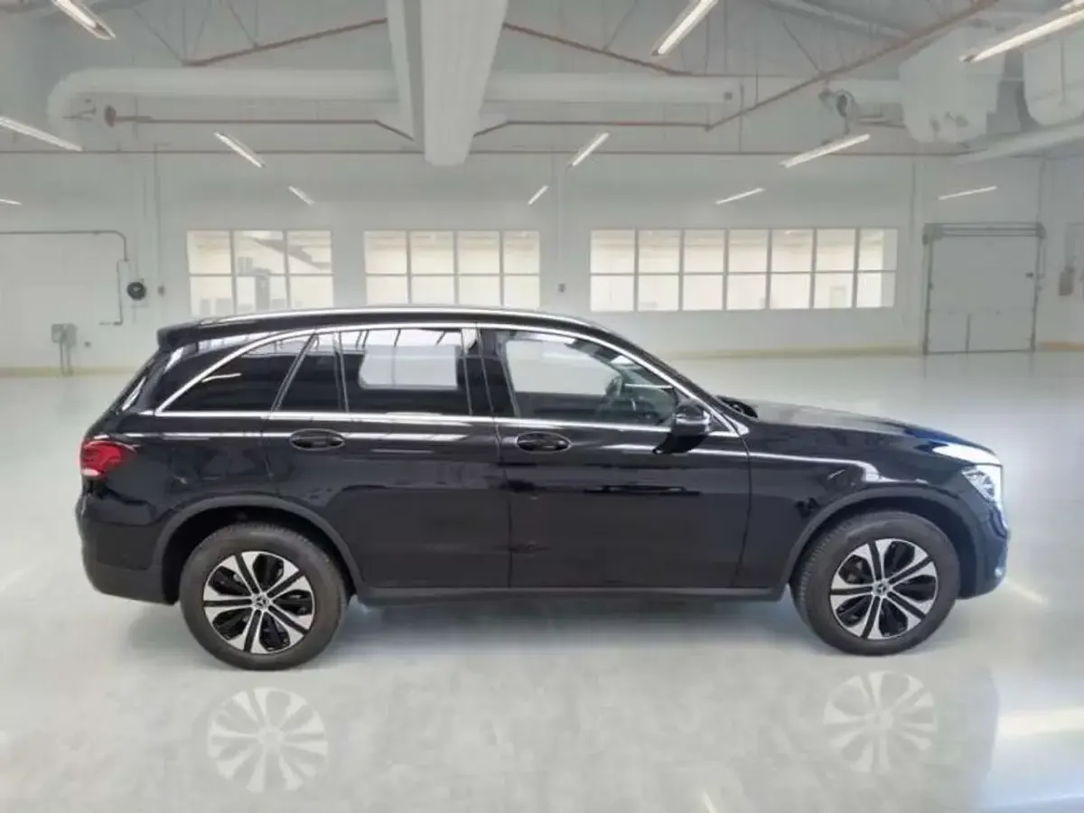 Usata Mercedes GLC300 Business 321 CV (236 kW) 2022 Nero SUV