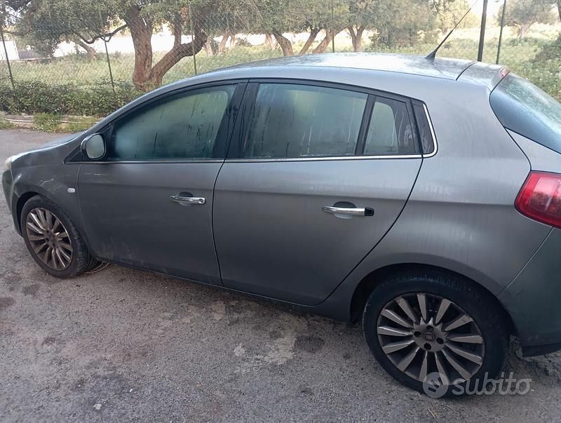 Usata Fiat Bravo 120 CV (88 kW) 2012 Grigio Utilitaria