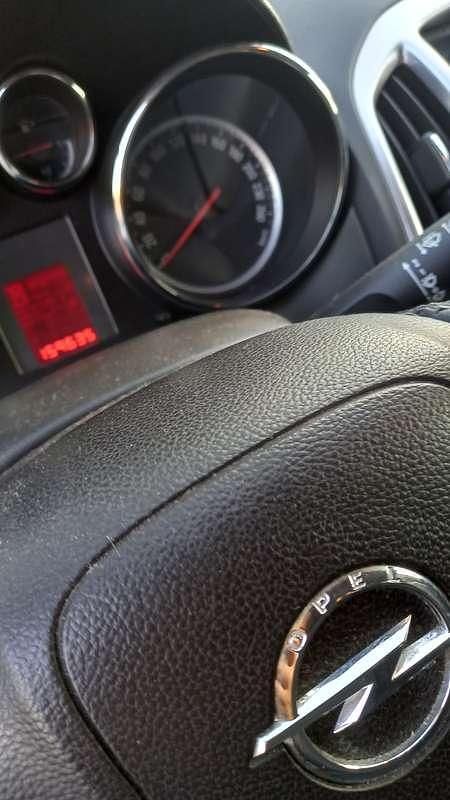 Usata Opel Astra Cosmo 140 CV (102 kW) 2014 Nero Station wagon