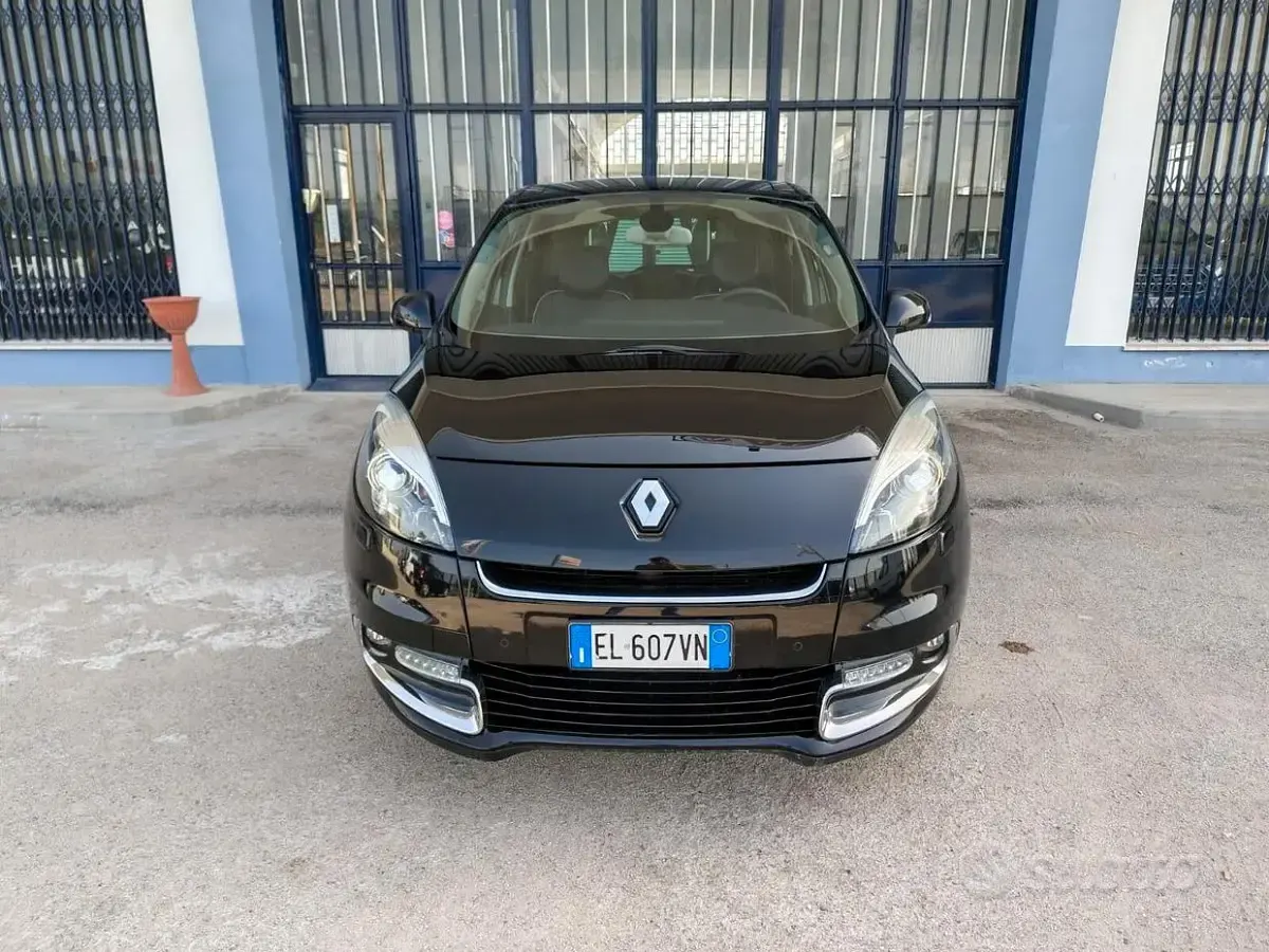 Usata Renault Scénic III XMOD 110 CV (80 kW) 2012 Nero Monovolume