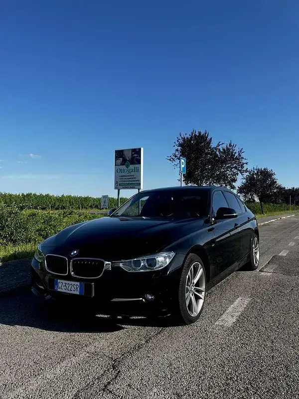Usata BMW 318 Sport Line 143 CV (105 kW) 2012 Berlina