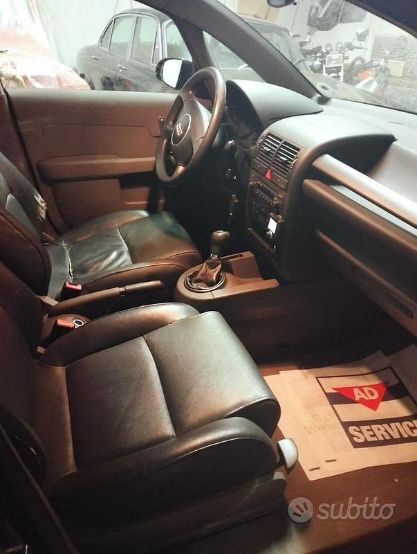 Usata Audi A2 75 CV (55 kW) 2001 Nero Utilitaria