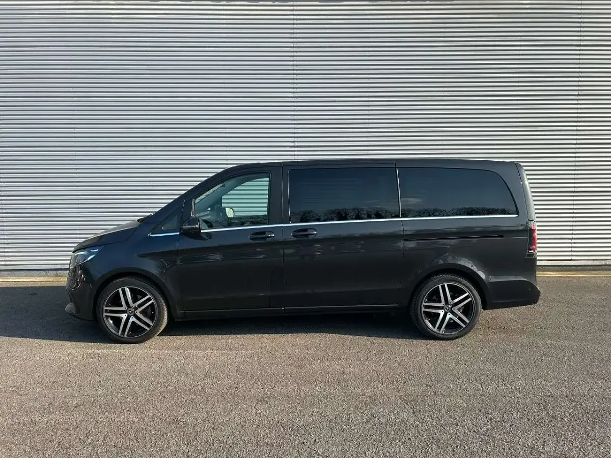 Käytetty Mercedes V300 Avantgarde 237 HP (174 kW) 2024 Harmaa Tila-auto