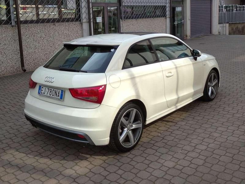 Usata Audi A1 Ambition 122 CV (89 kW) 2011 Bianco Utilitaria