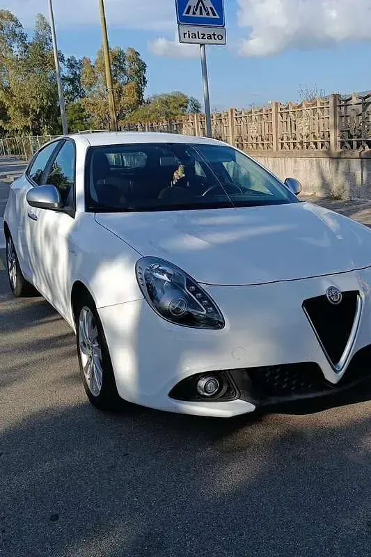 Usata Alfa Romeo Giulietta Super 120 CV (88 kW) 2017 Utilitaria
