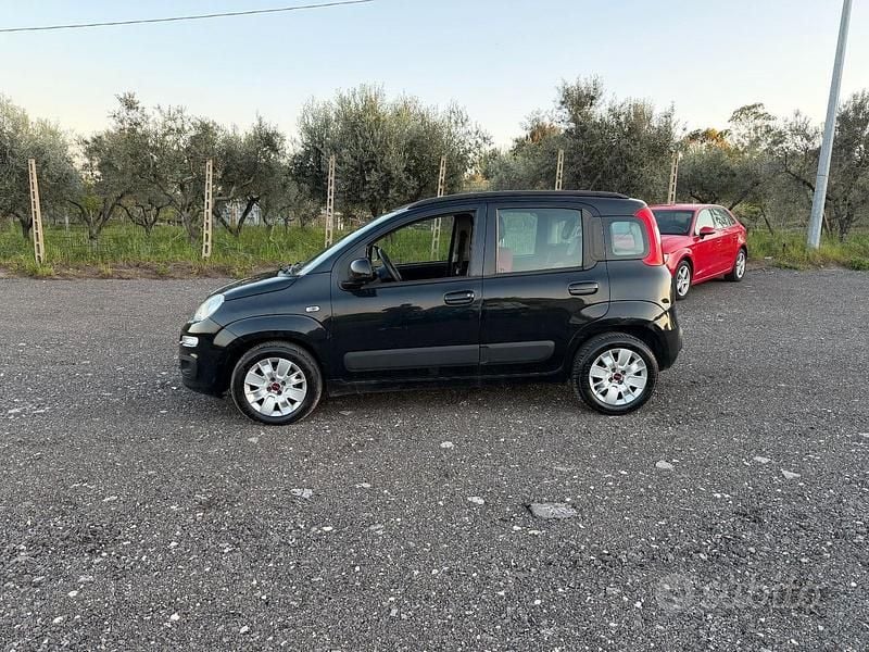Usata Fiat Panda Lounge 95 CV (69 kW) 2017 Nero Utilitaria