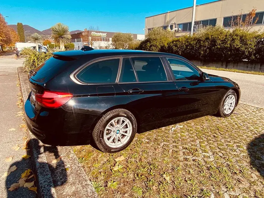 Usata BMW 320 Advantage 190 CV (139 kW) 2016 Nero Station wagon