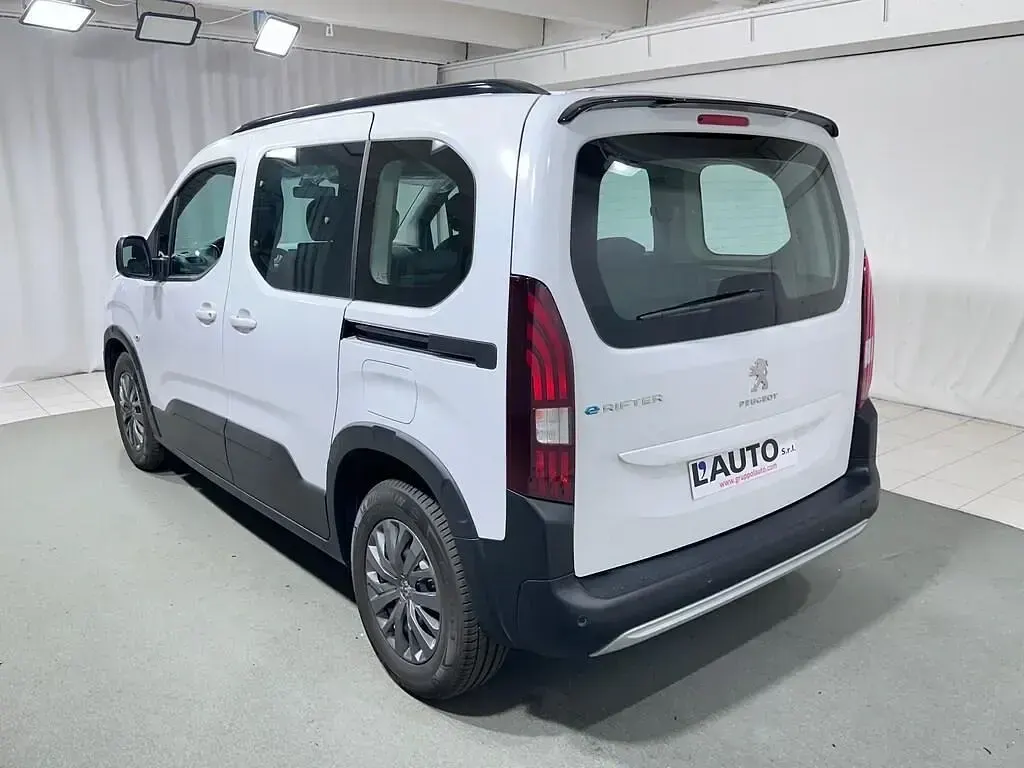 Usata Peugeot e-Rifter Allure 100 kW (136 CV) 2024 Bianco Monovolume