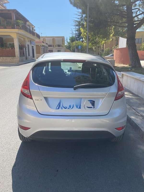 Second-hand Ford Fiesta Titanium 68 CP (50 kW) 2009 Berlinǎ