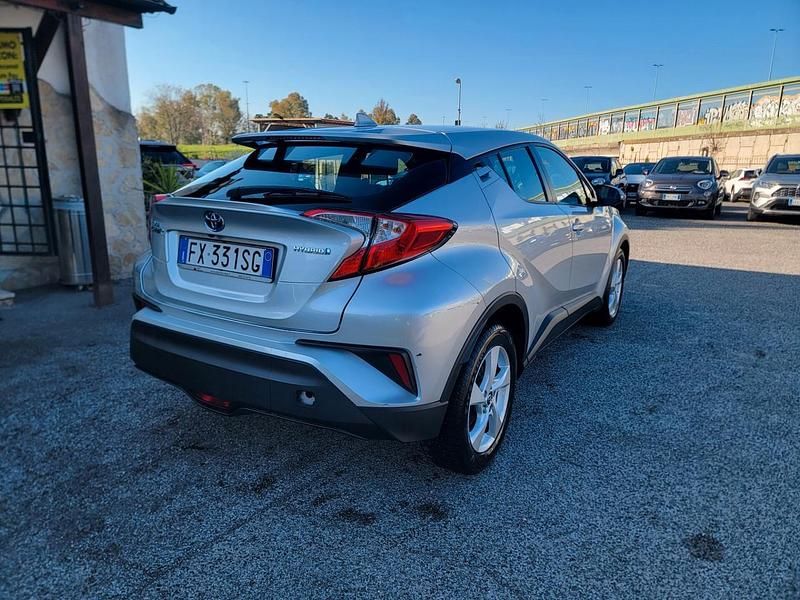Usata Toyota C-HR Active 98 CV (72 kW) 2019 Argento SUV