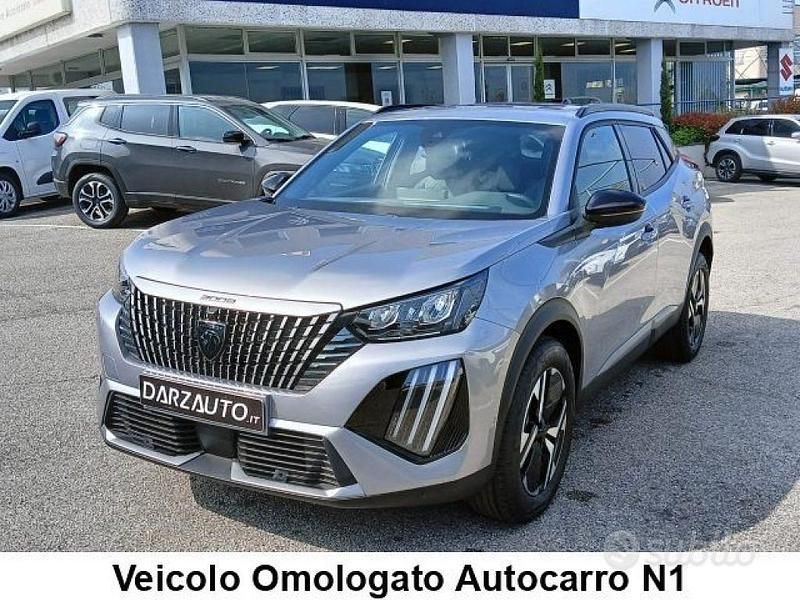 Nuova Peugeot 2008 Allure 101 CV (74 kW) 2025 Grigio artense metallizzato SUV
