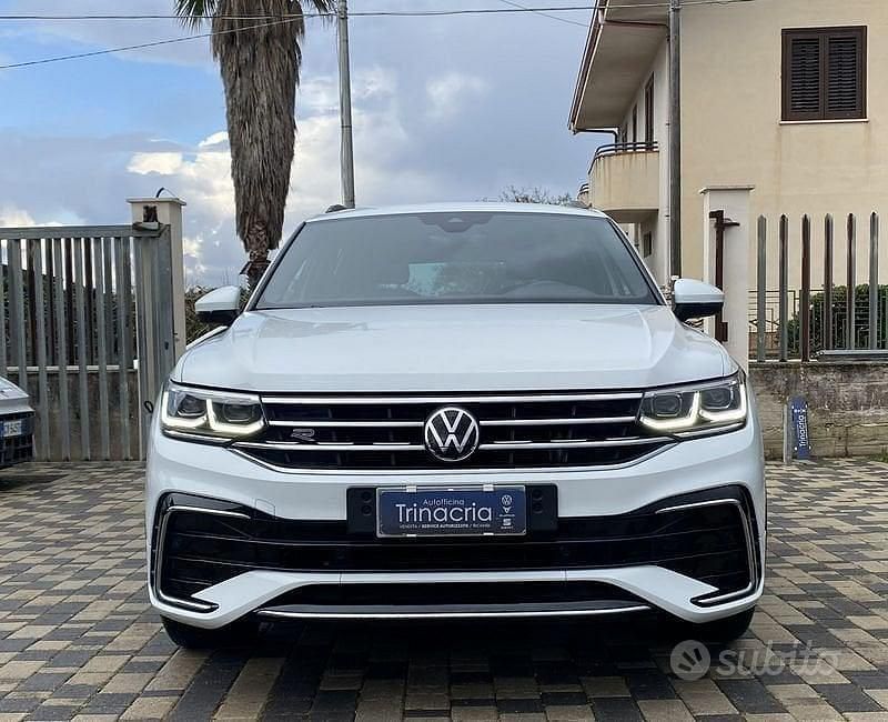 Usata VW Tiguan R-line 150 CV (110 kW) 2022 Bianco SUV