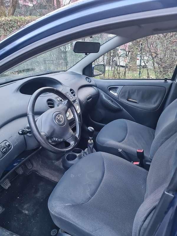 Usata Toyota Yaris 65 CV (47 kW) 2003 Utilitaria