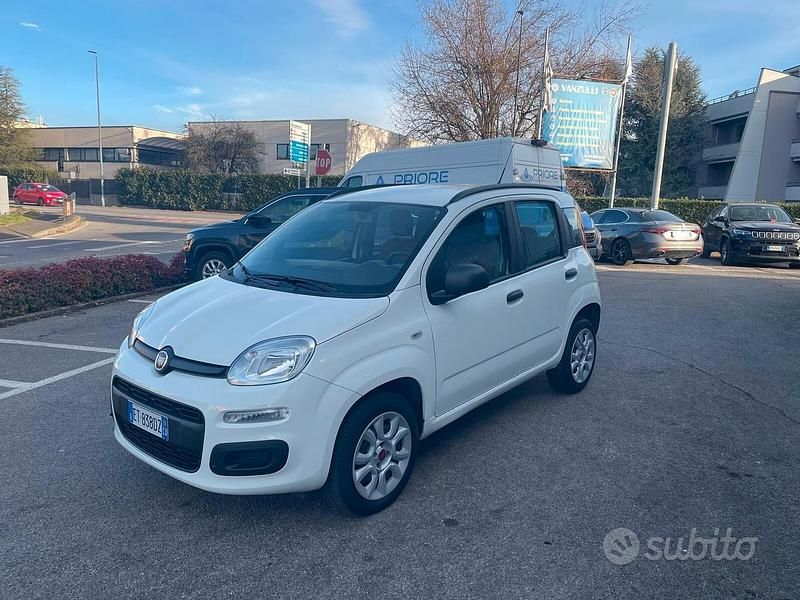 Bianco Usata 2013 Fiat Panda Easy Tre volumi | 6290 € (Buon prezzo) - Immagine 1/4