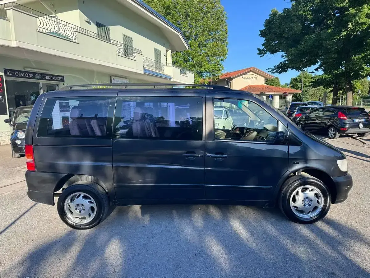 Usata Mercedes V220 122 CV (89 kW) 2002 Nero Monovolume