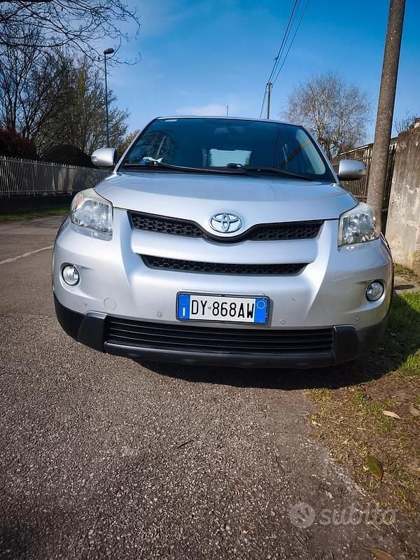 Usata Toyota Urban Cruiser 90 CV (66 kW) 2009 Grigio Utilitaria