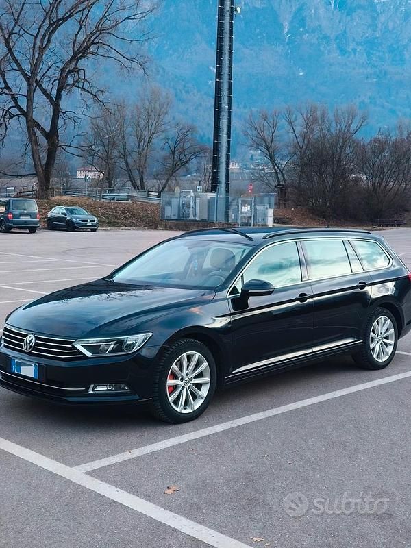 Nero Usata 2015 VW Passat Business Station wagon | 9800 € (Buon prezzo) - Immagine 1/4