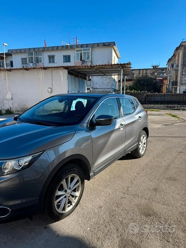 Usata Nissan Qashqai 115 CV (84 kW) 2017 Grigio SUV