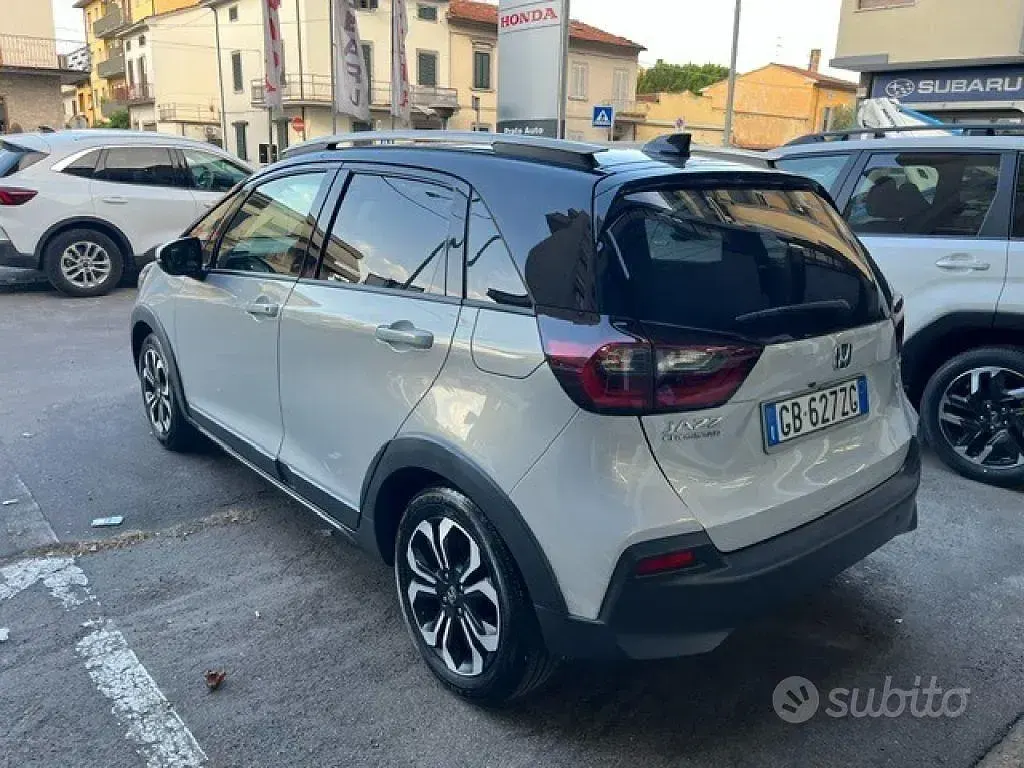 Usata Honda Jazz 98 CV (72 kW) 2020 Grigio Utilitaria